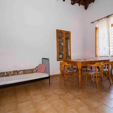 Liotrivi House